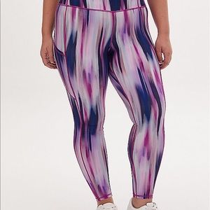 Nwt Torrid size 1 Active Wear Watercolor leggings